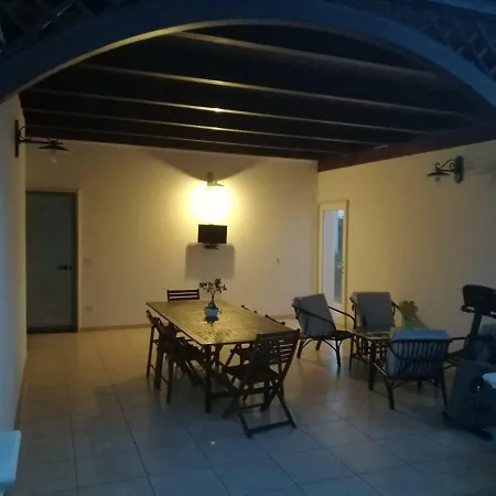 Casa Algieba Vila *